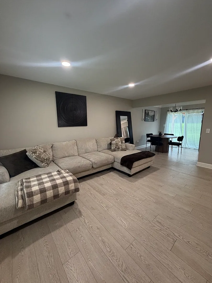 4 bed, 1.5 bath, 1162 sqft, $2,800 — Photo 4