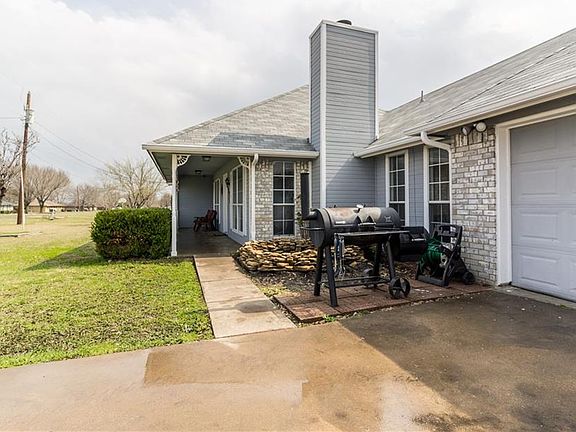 5th image of 828 Eastridge Cir
