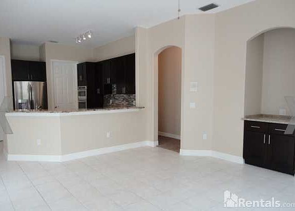 4th image of 12505 Leatherleaf Dr