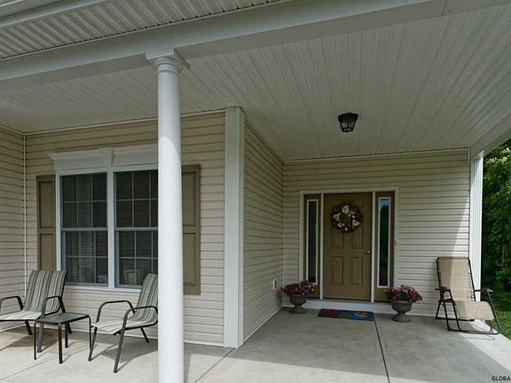3rd image of 18 Lancaster Ct