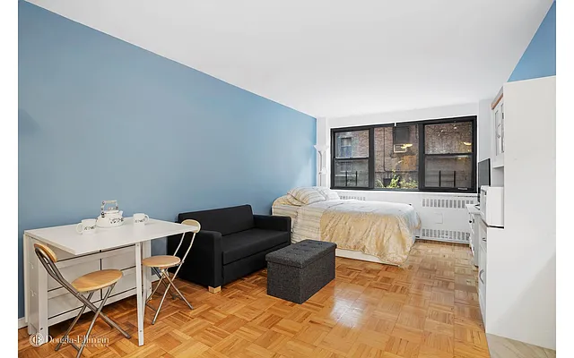 Rented by Douglas Elliman | media 21