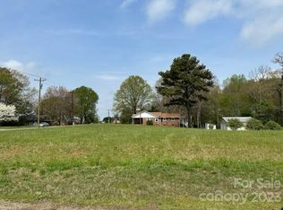 14 Cloninger Mill Rd NE, Hickory, NC 28601