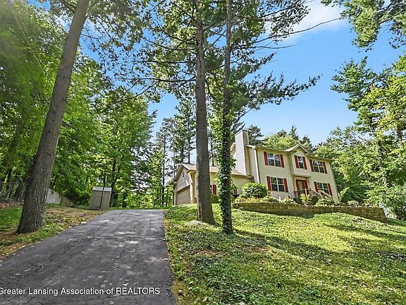 3rd image of 12033 Pine Ridge Dr