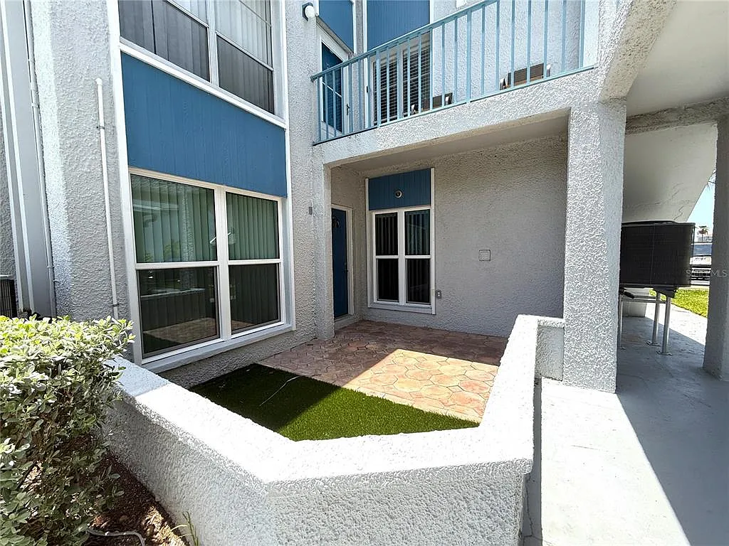 1 bed, 1.0 bath, 430 sqft, $2,200 — Photo 2