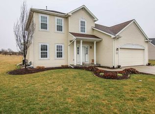 420 Stonefield Ct, Lake Mills, WI 53551