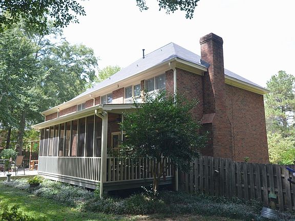 4th image of 168 Kestwick Dr E