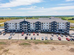 15 Broadway Rise #2409, Sylvan Lake, AB T4S0W3