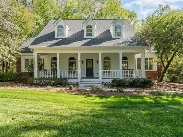 7003 Ridge Haven Rd, Greensboro, NC 27410