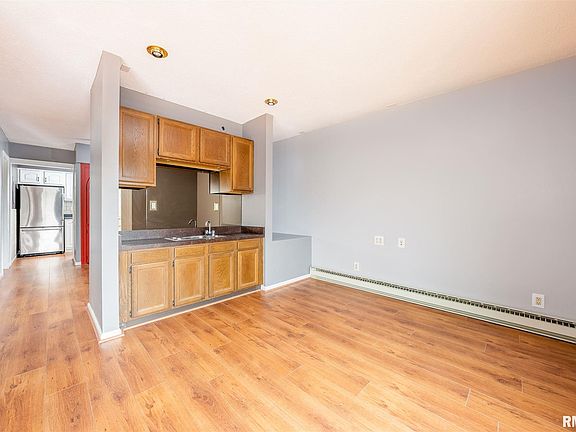 4th image of 7265 N Lakeside Ct