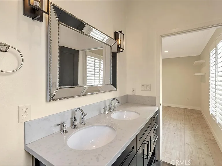 17227 Keswick St — Photo 42