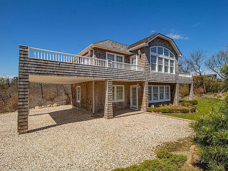 843 Montauk Hwy — Photo 3