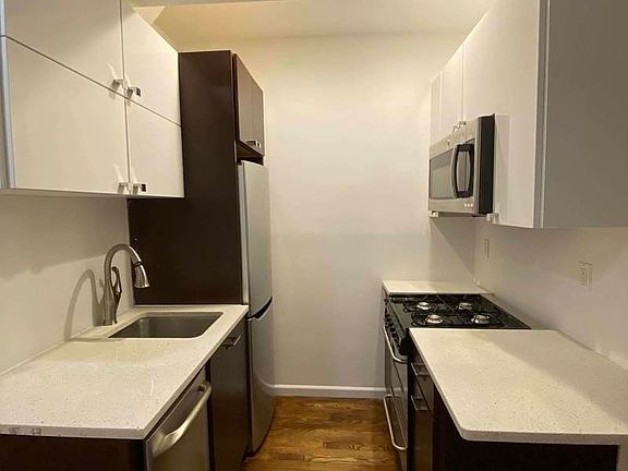 4th image of 155 E 88th St #Gd