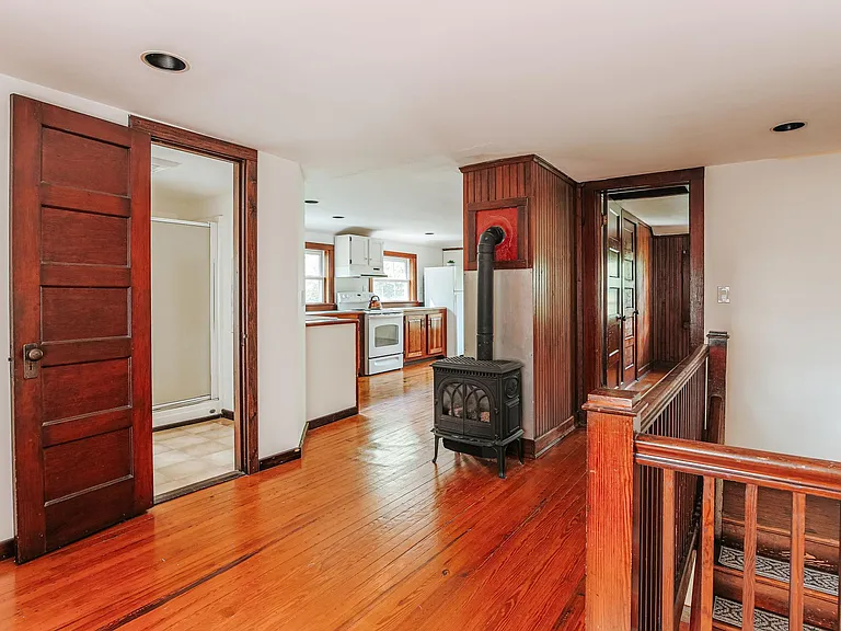 860 Elizabeth Ln — Photo 24