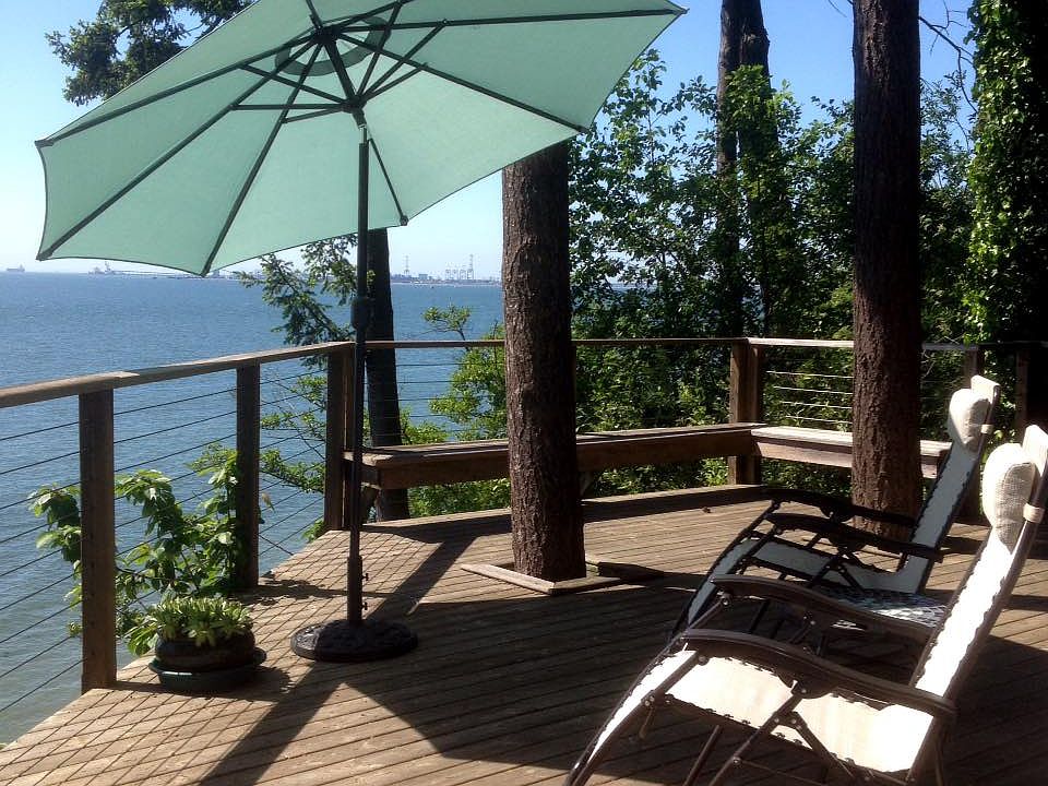 2nd image of 337 Gulf View Cres