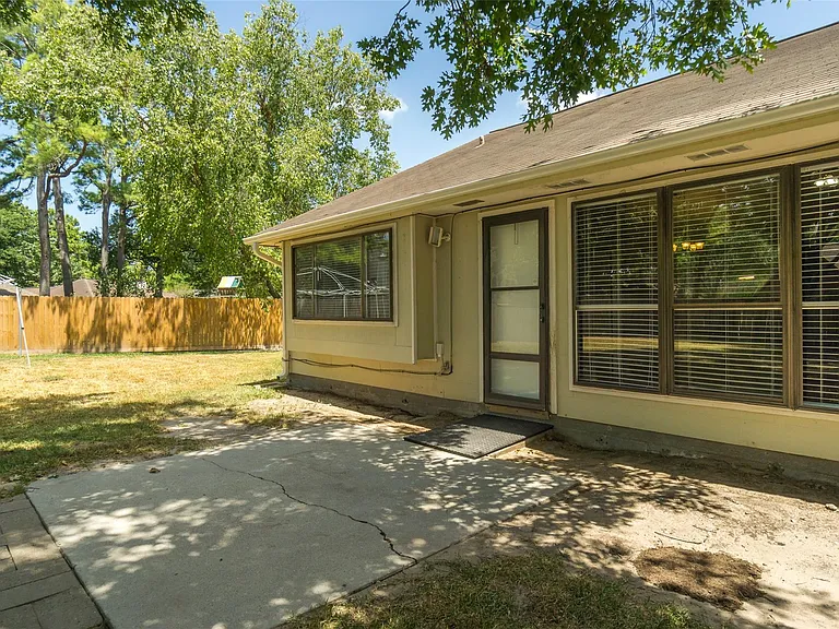 2902 Laurelridge Dr — Photo 24