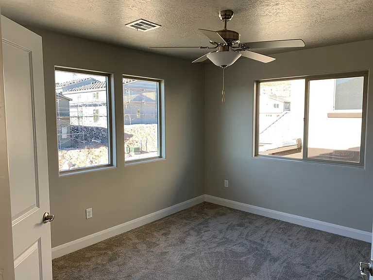 508 N 480 W — Photo 11