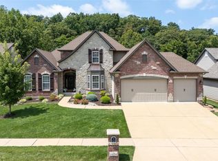 1029 Bridlewood Valley Point, High Ridge, MO 63049