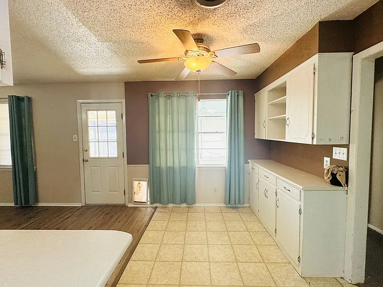 3219 Tanglewood Dr — Photo 4