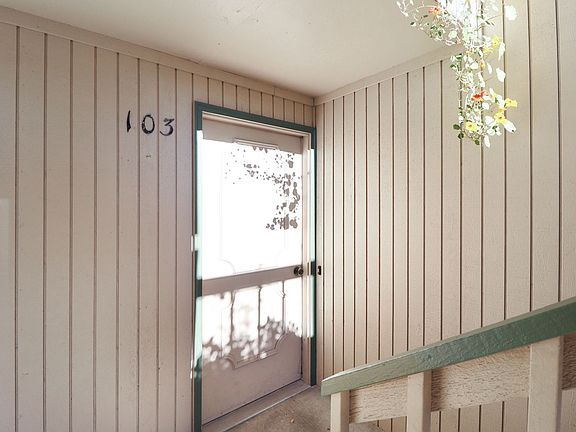 3rd image of 395 S Oak Harbor St #103