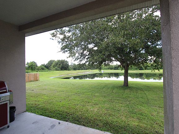 3rd image of 10830 Newbridge Dr