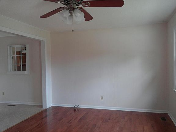 4th image of 308 Langley Dr