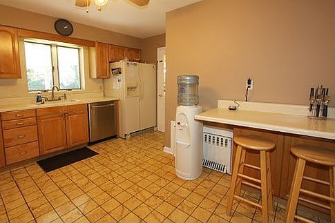 4th image of 1812 Park Ave