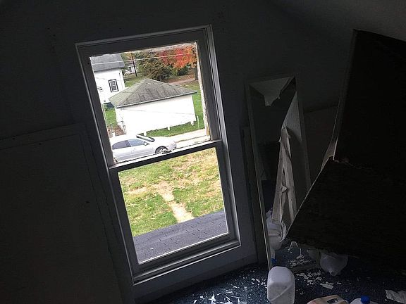 4th image of 726 Highland Ave