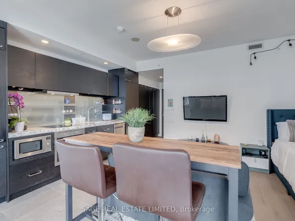 45 Charles St E, Toronto, ON