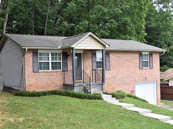 3rd image of 6413 Shaftsbury Dr