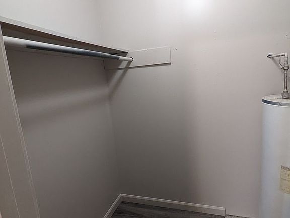 3rd image of 2919 Leeway Dr APT B