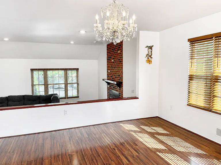 225 Driscoll Ct — Photo 4