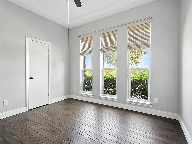 7938 Fair Oaks Ave — Photo 13
