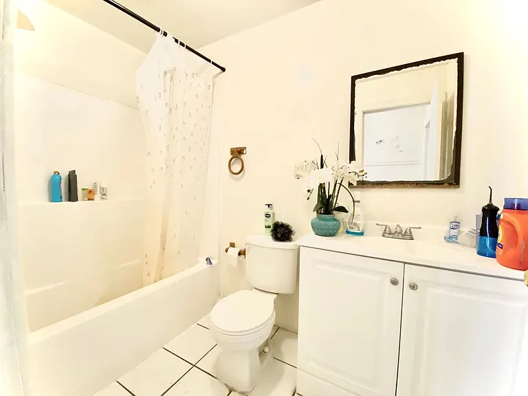 1142 W 37th Pl — Photo 24
