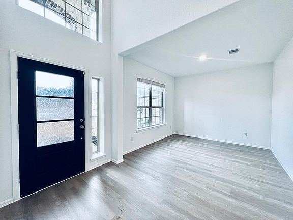 5th image of 6032 Heritage Creek Ln