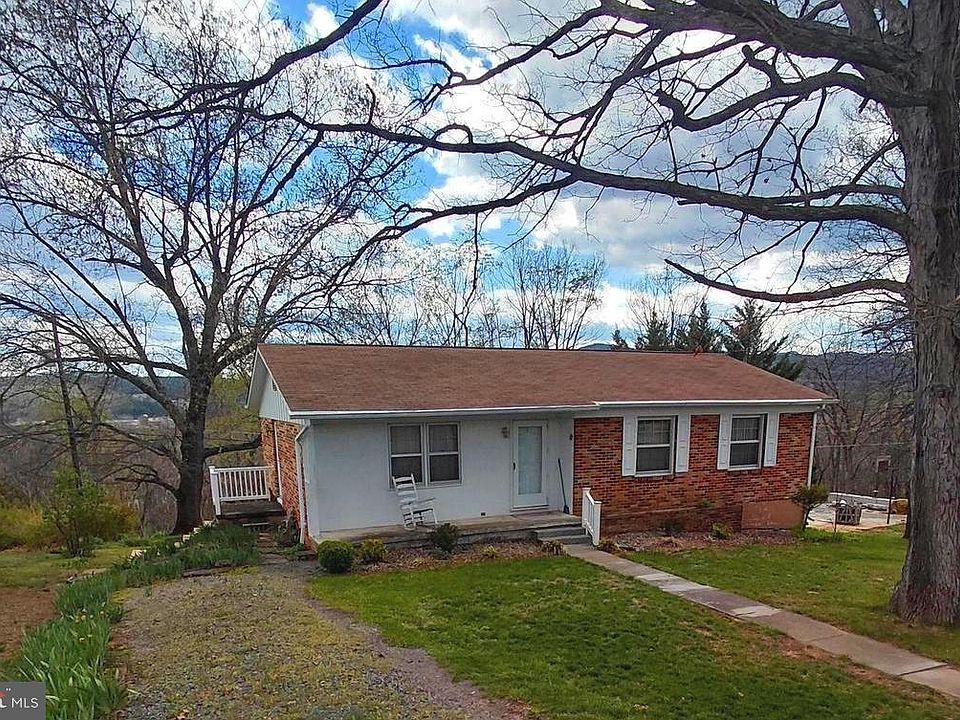 1st image of 201 Woodlawn Dr