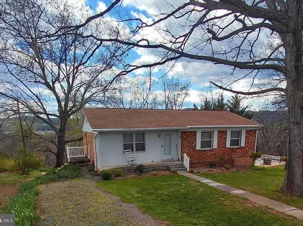 201 Woodlawn Dr, Petersburg, WV 26847