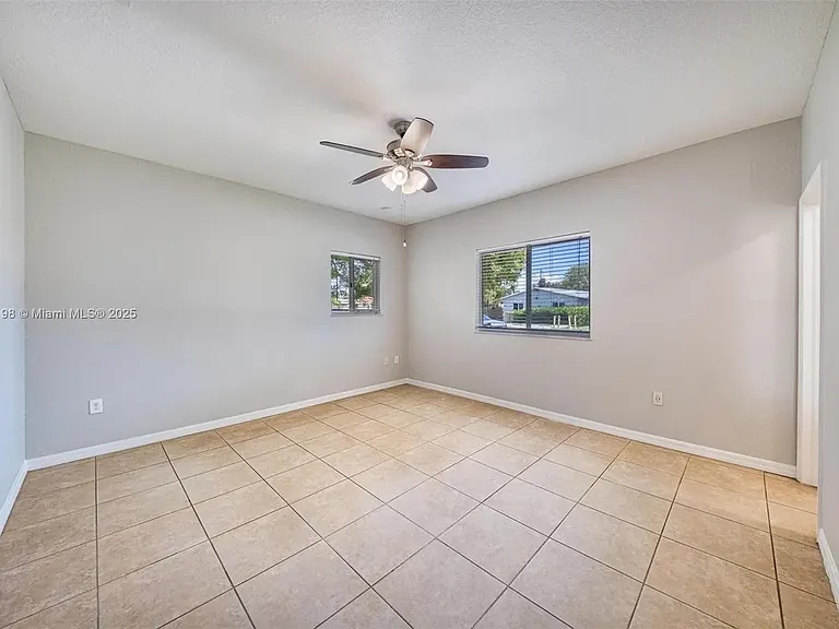 6124 SW 39th St — Photo 27
