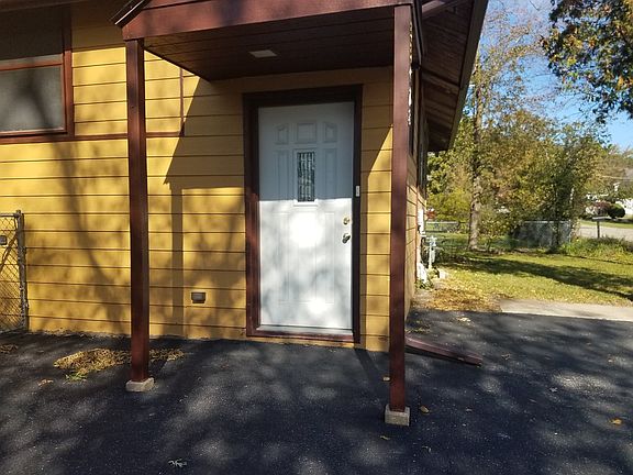 2nd image of 33678 N Evergreen Dr