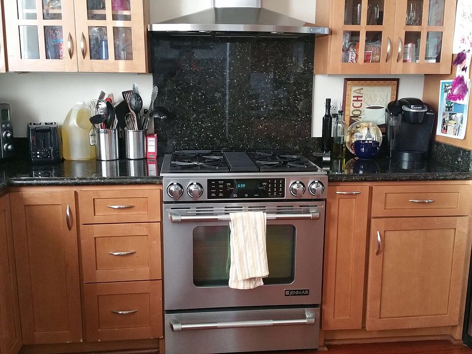 2nd image of 987 Hamilton Ave