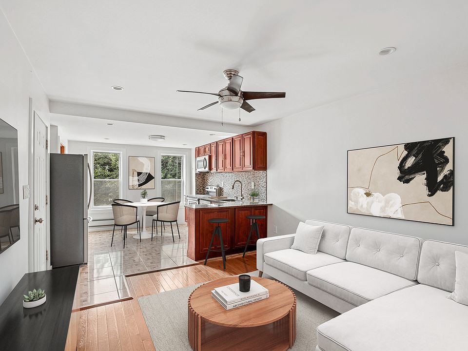 1st image of 178A Green St #3