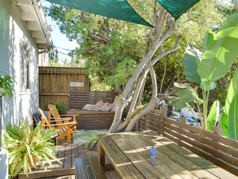 2132 Vine St — Photo 9