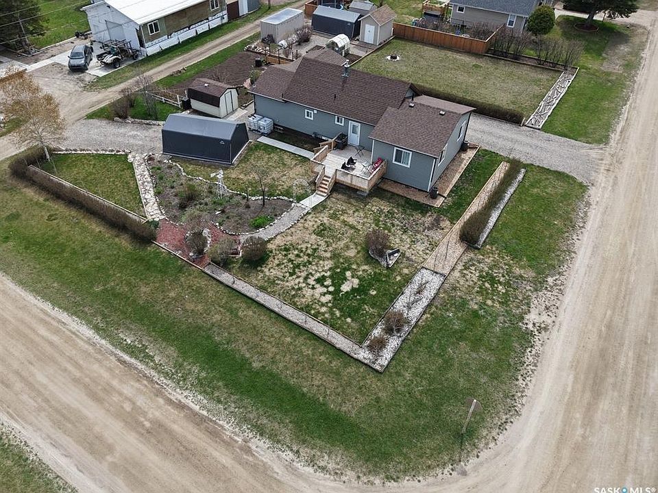 1st image of 302 Rustad AVENUE