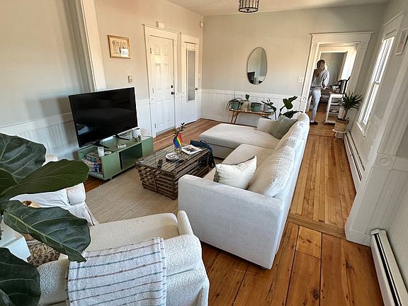 Spacious living room other way