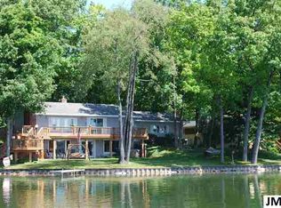11551 N Lake Side Dr, Jerome, MI 49249