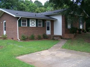 2340 Blecker Dr, Winston Salem, NC 27107