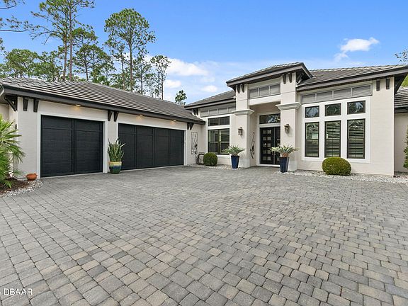 2nd image of 990 Downshire Ln