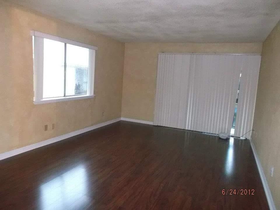 Living Room / Dining room area
