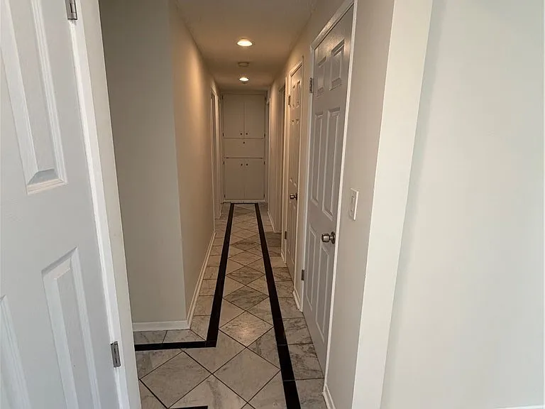 22346 Hartland St — Photo 8