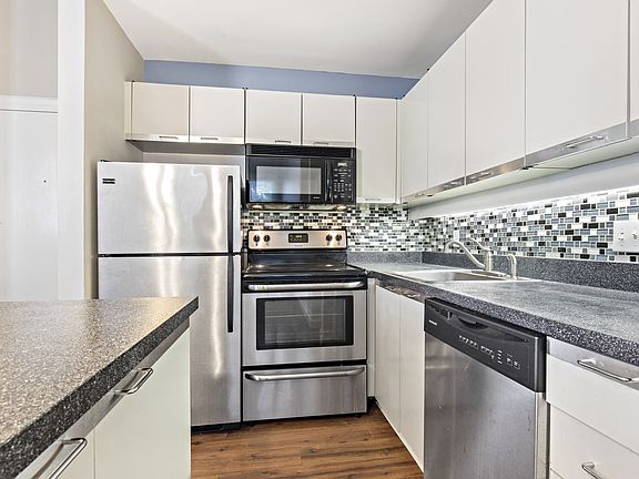 2nd image of 1052 S Kingshighway Blvd #11264293