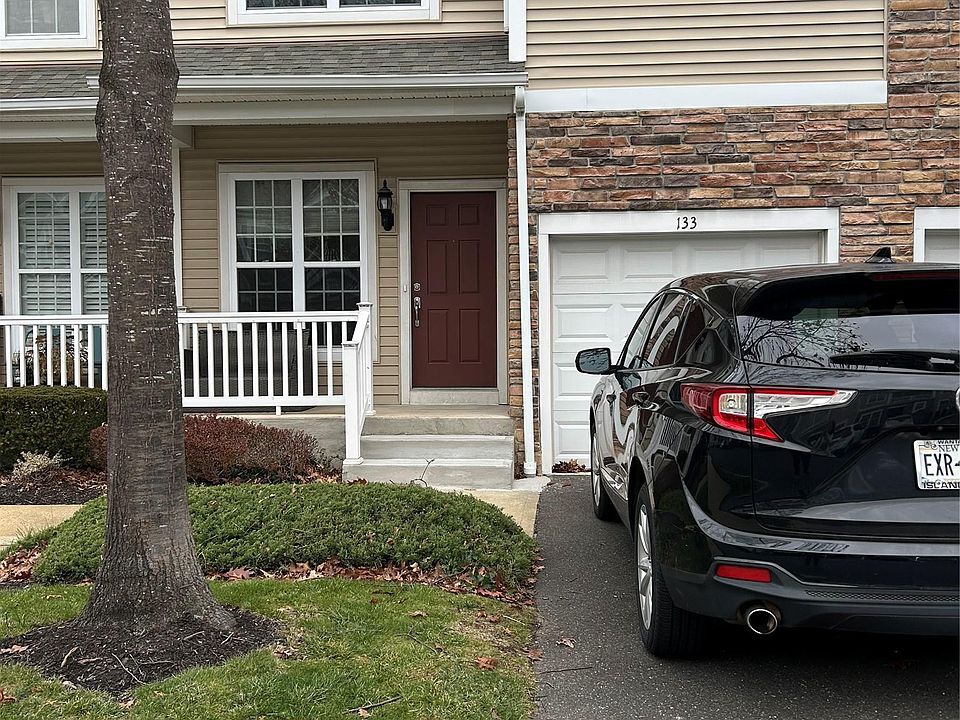 1st image of 133 Somerset Drive